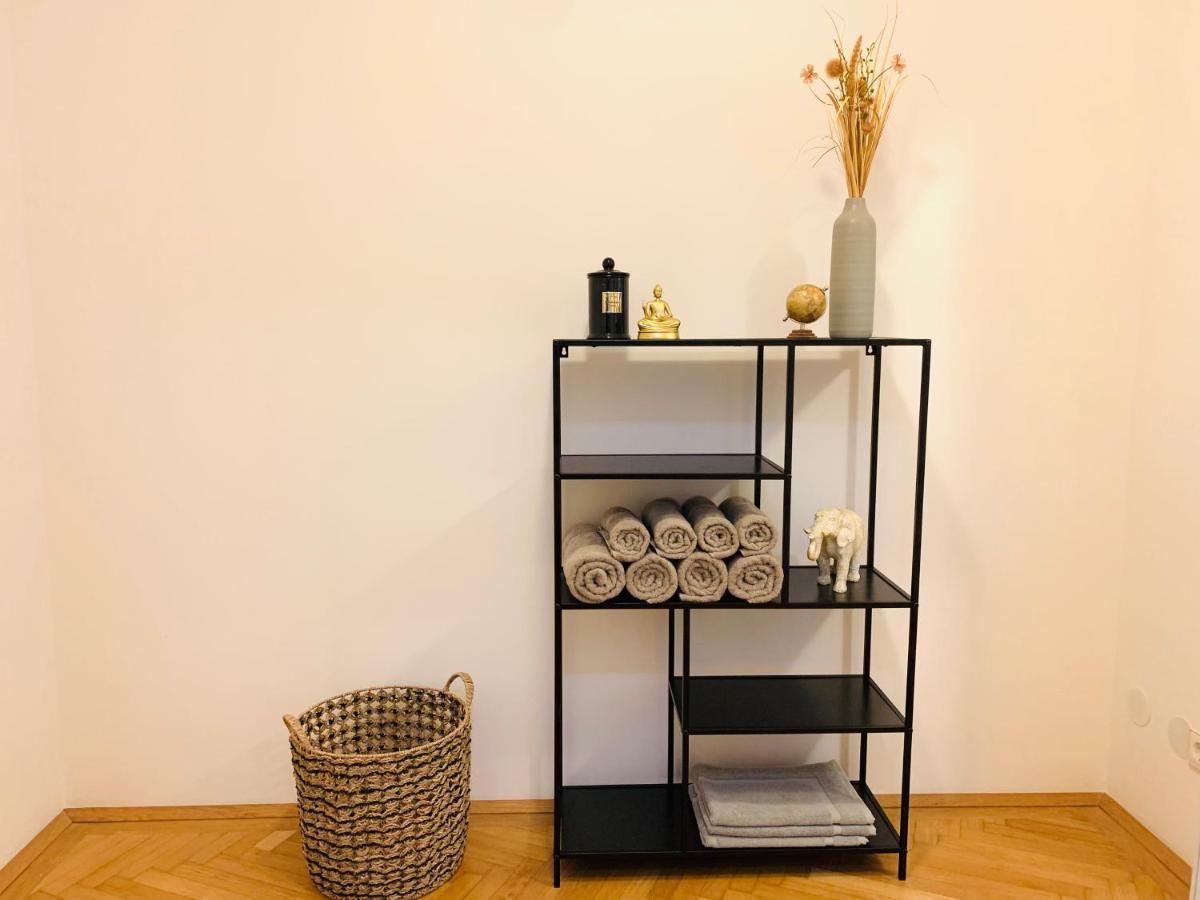 Ruhige Wohnung Im Gasometer Wien *Wifi*U3*Netflix* Esterno foto