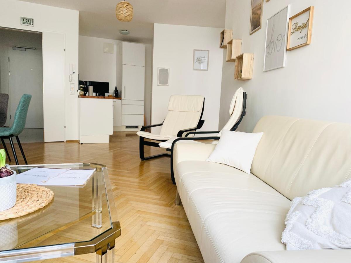 Ruhige Wohnung Im Gasometer Wien *Wifi*U3*Netflix* Esterno foto